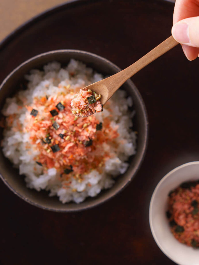 フリーズドライ製法でつくった明太子漬け込み液粉末で開発した商品