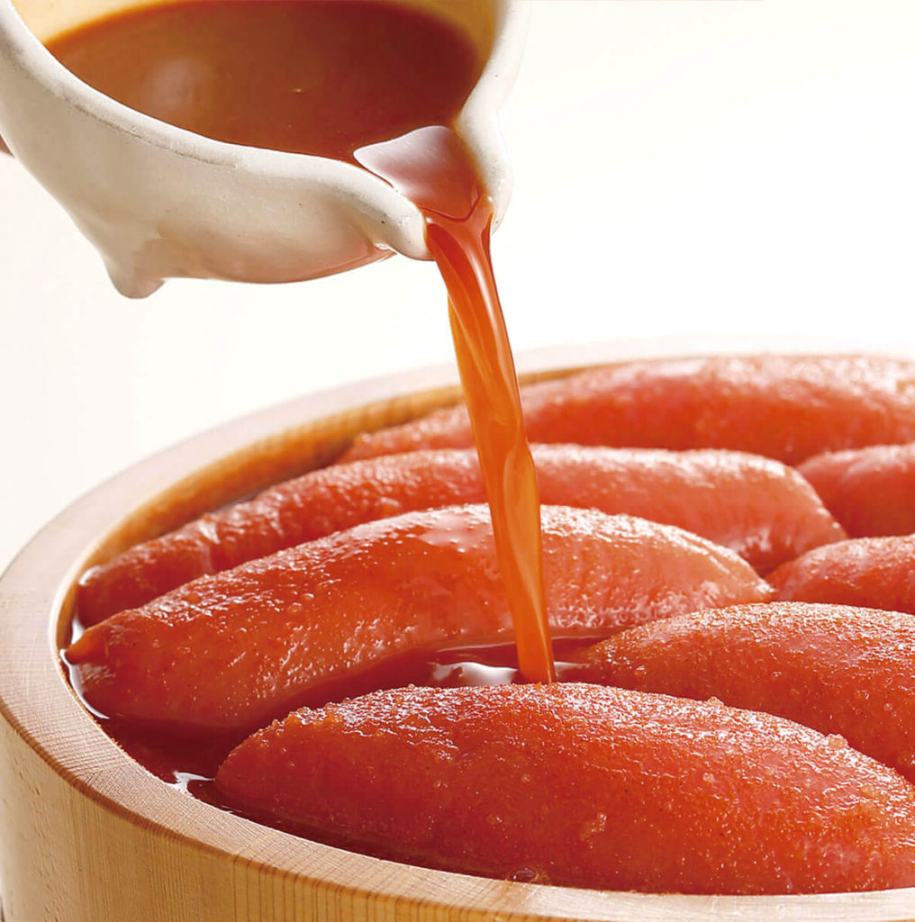 福さ屋の明太子は、たらこの旨味をさらに引き出し、唯一無二の美味しさを追求した「特製たれ」によって支えられています。